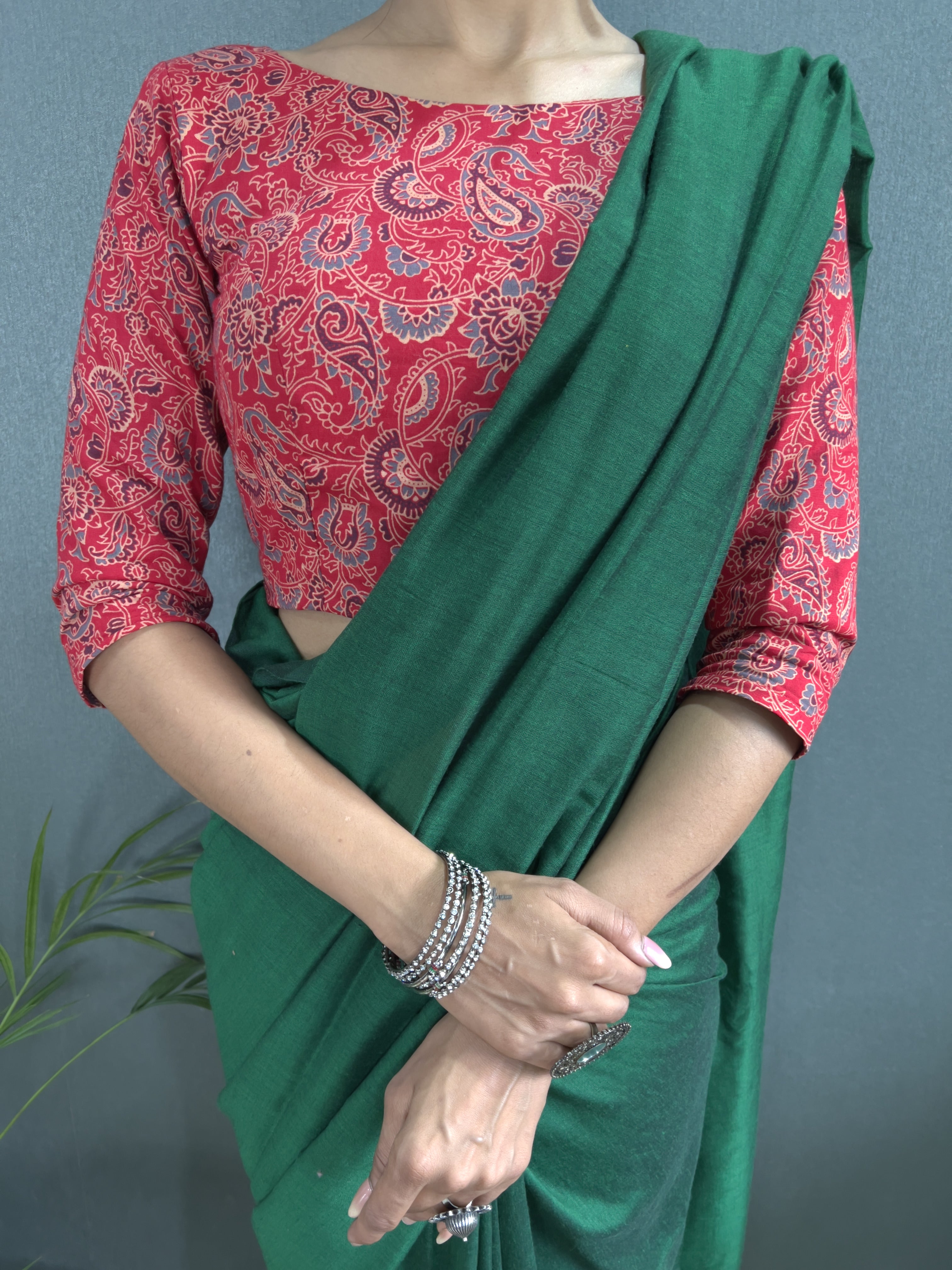 Green Handloom Cotton Saree With Red Printed Blouse