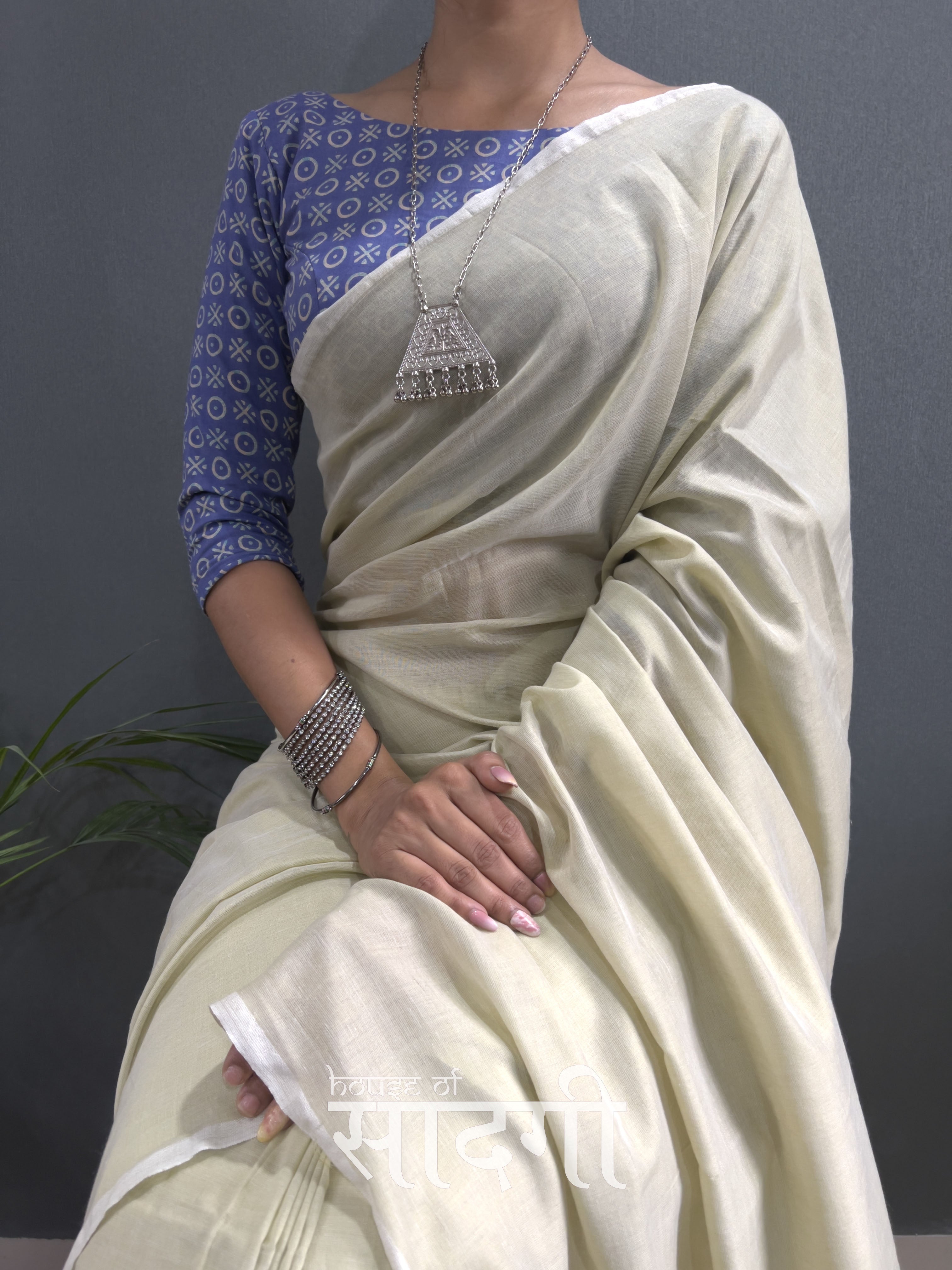 Honeydew Handloom Cotton Saree With Blue Printed Blouse