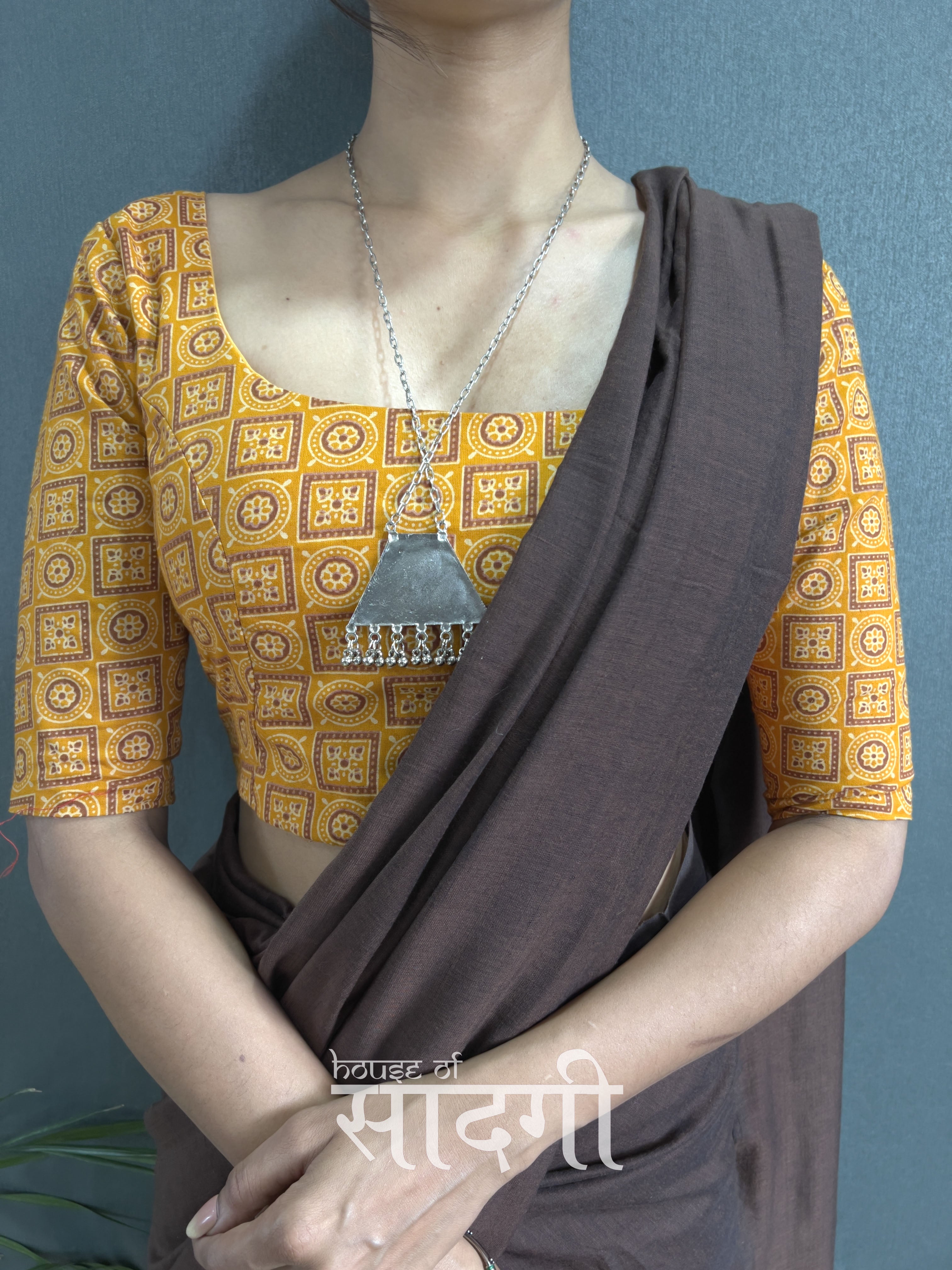 Brown Handloom Cotton Saree With Yellow Printed Blouse