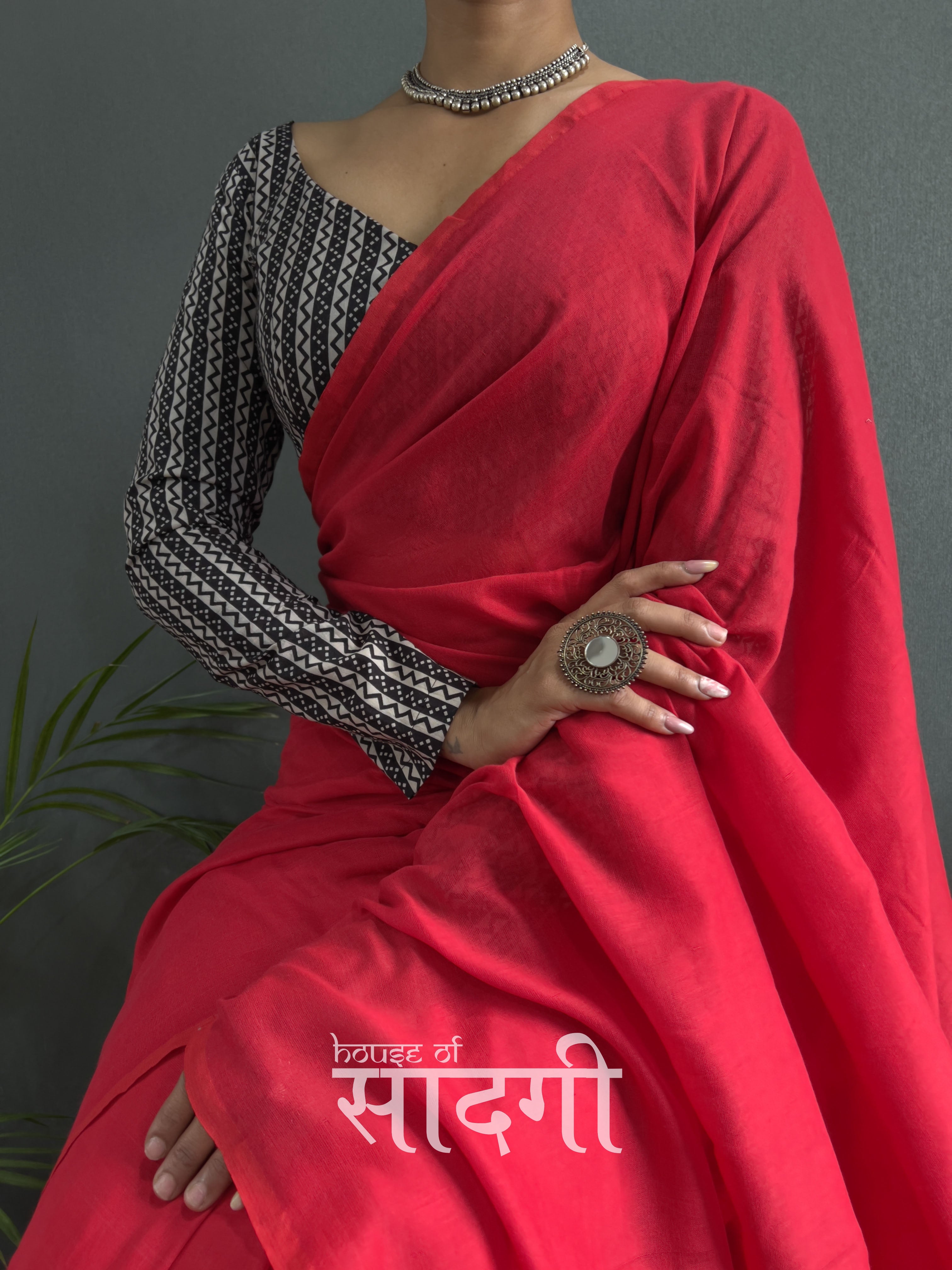 Red Handloom Cotton Saree With Black Lining Printed Blouse