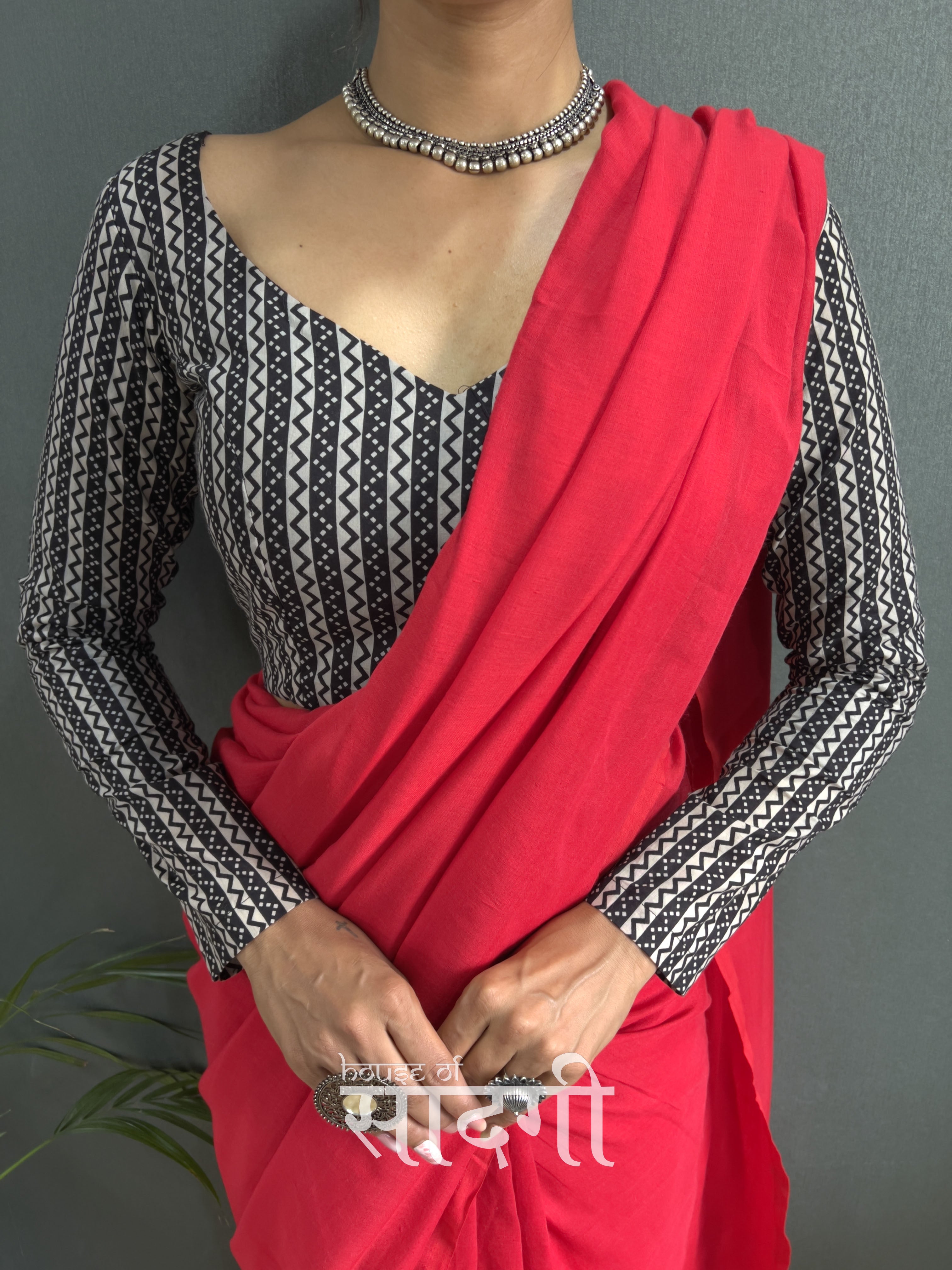 Red Handloom Cotton Saree With Black Lining Printed Blouse