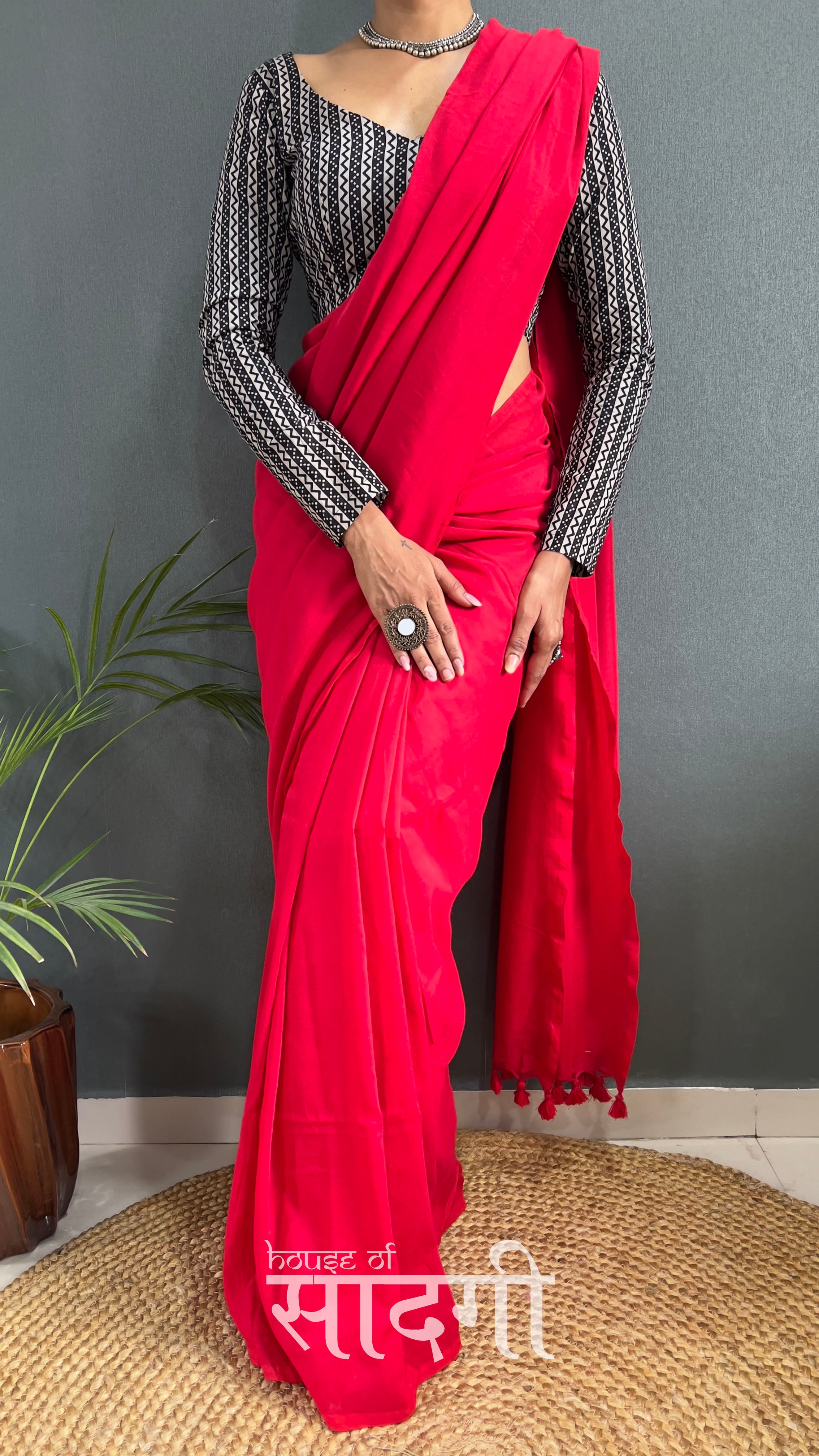 Red Handloom Cotton Saree With Black Lining Printed Blouse