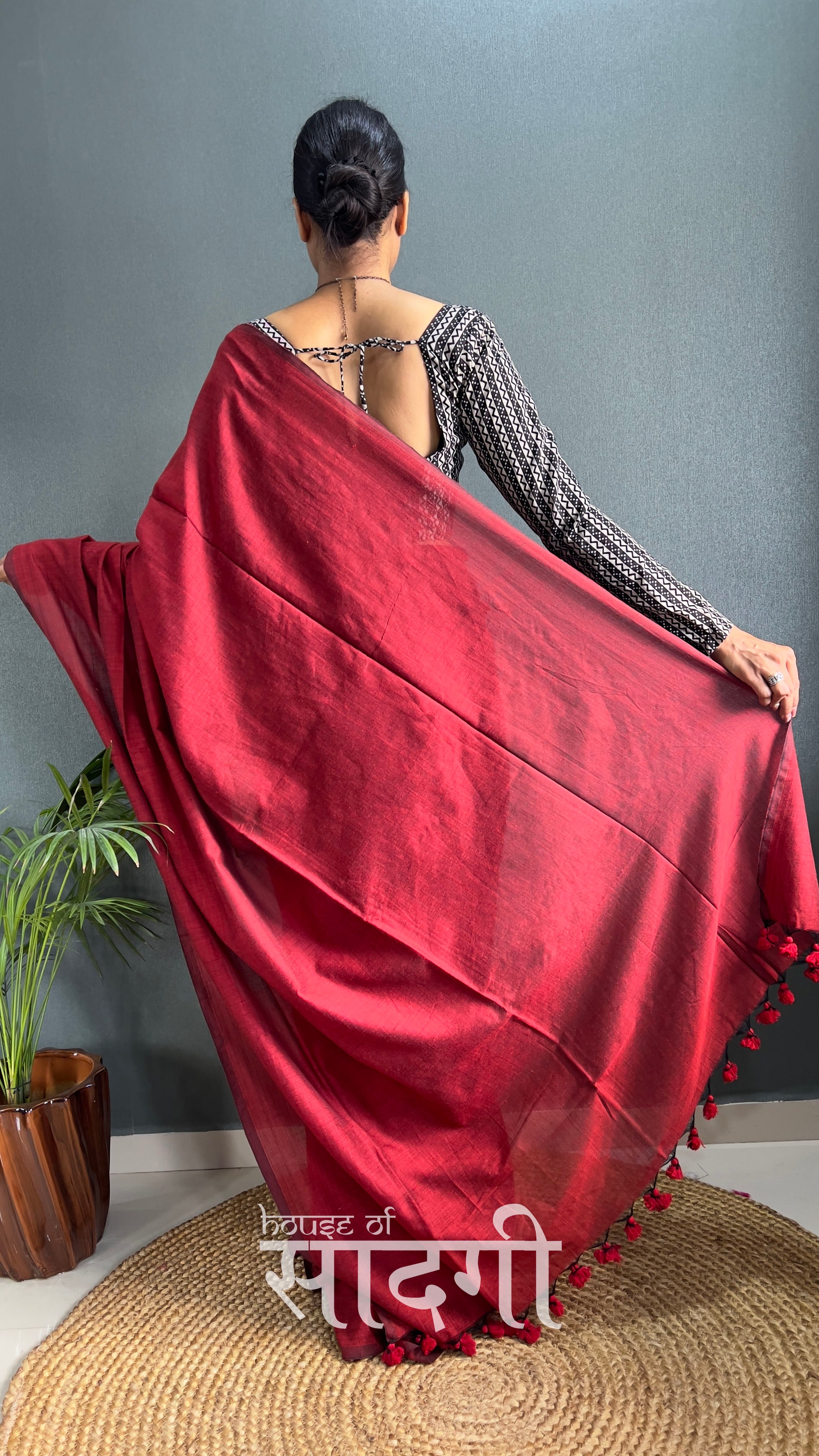 Light Maroon Handloom Cotton Saree With Black Printed Blouse