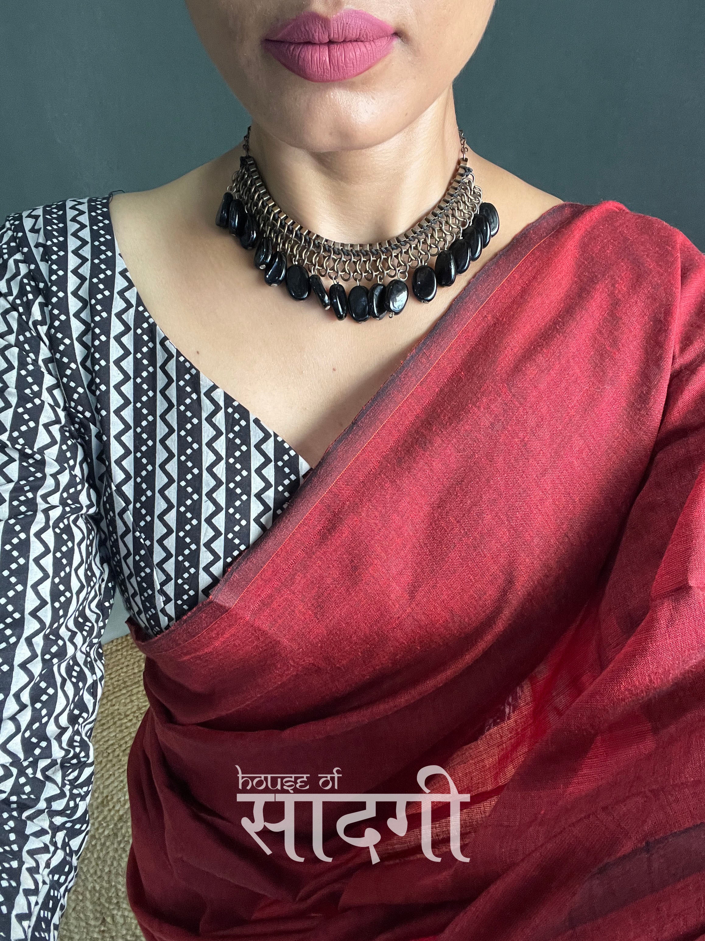 Light Maroon Handloom Cotton Saree With Black Printed Blouse