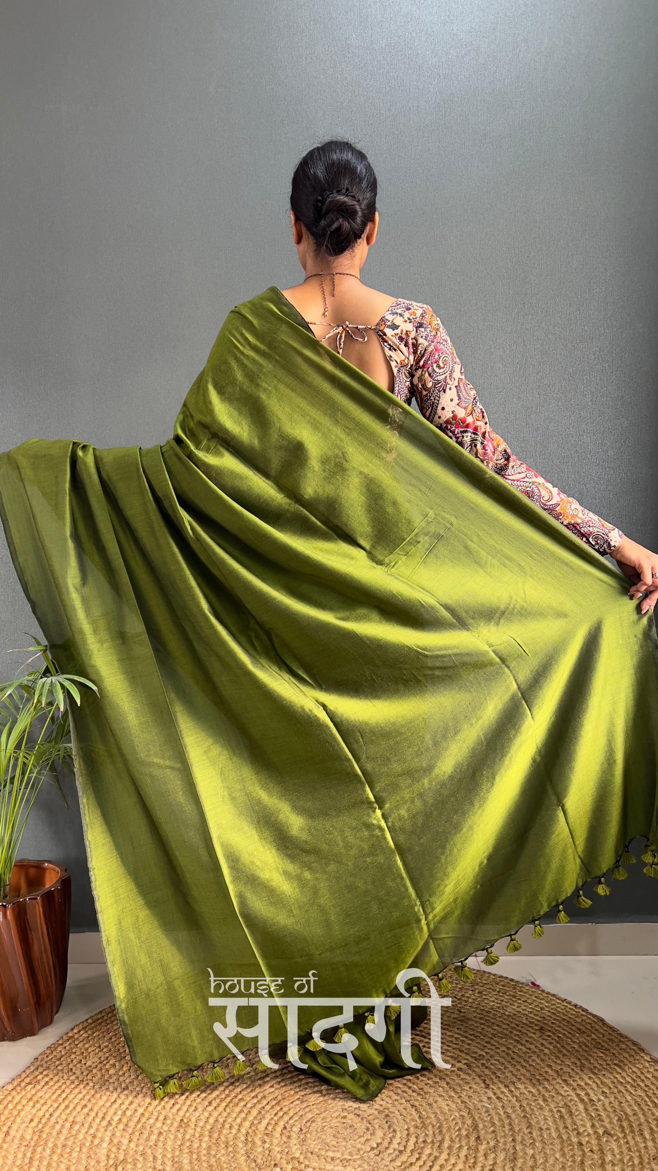 Mehndi Handloom Cotton Saree With Mango Printed Blouse