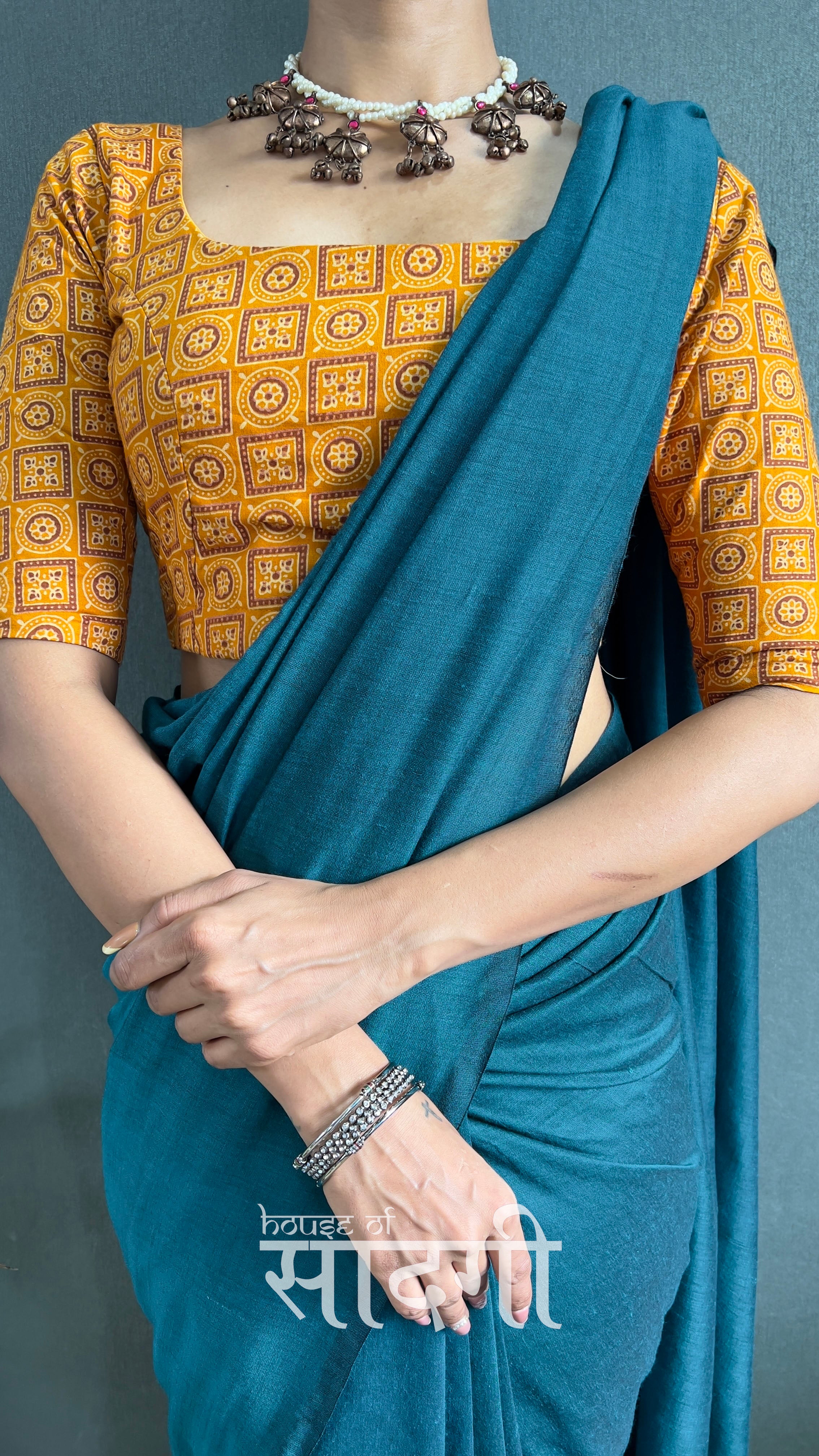 Rama Handloom Cotton Saree With Yellow Printed Blouse