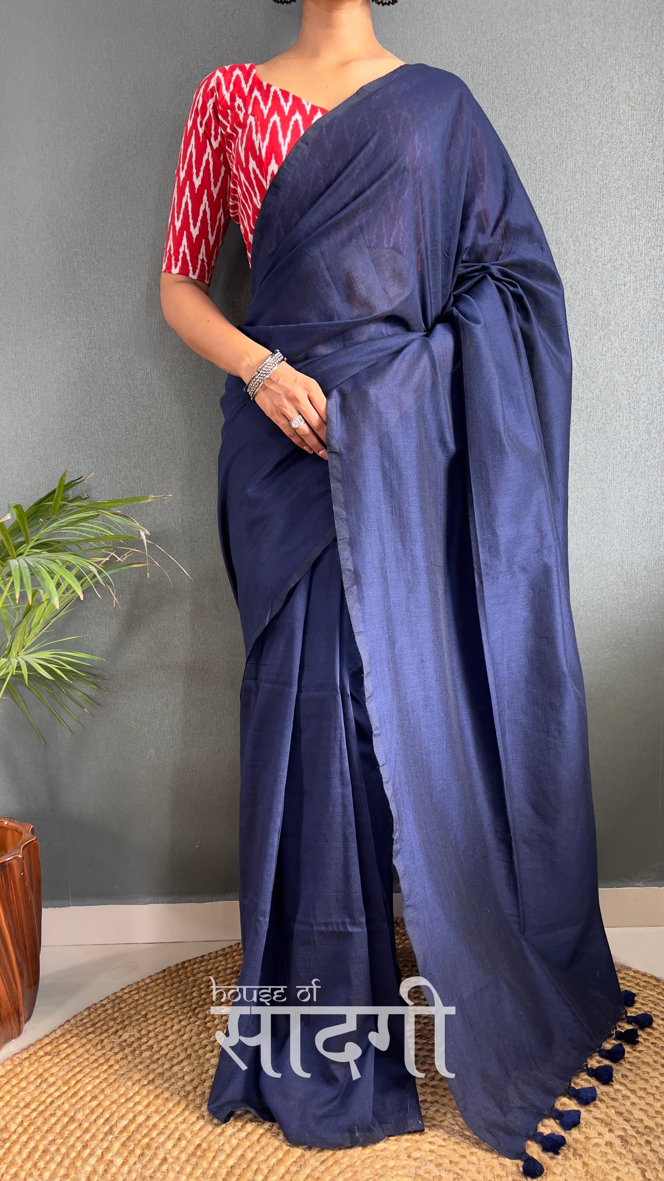 Navy Blue Handloom Cotton Saree With Zig Zag Printed Blouse