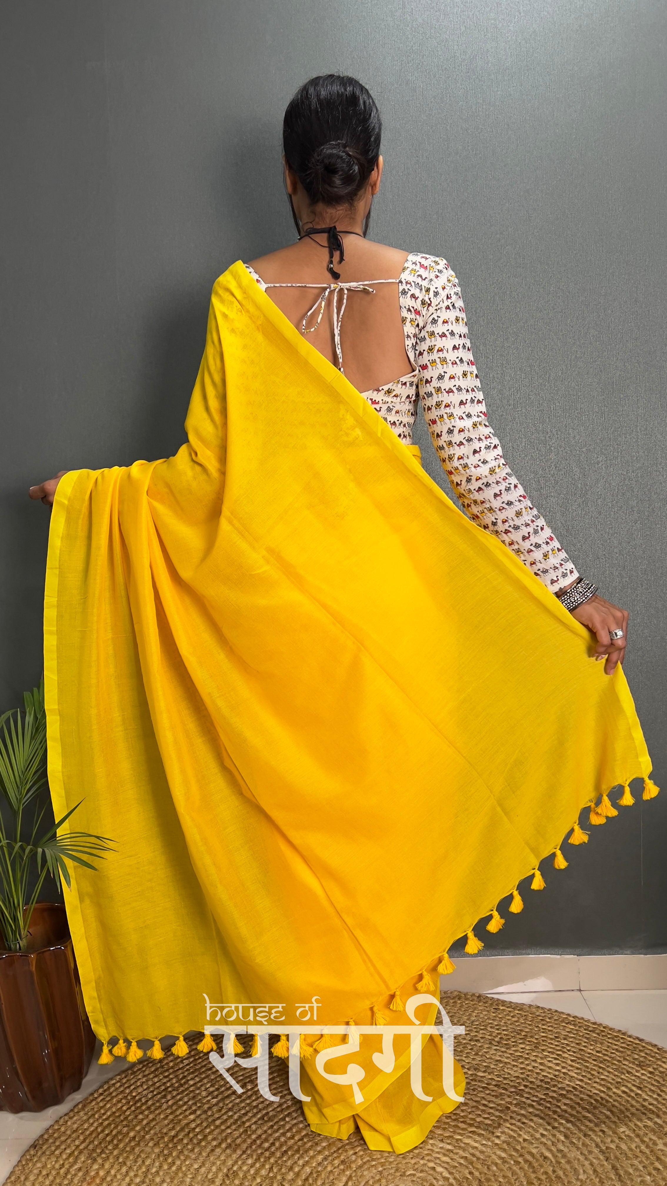 Yellow Handloom Cotton Saree With Animal Printed Blouse