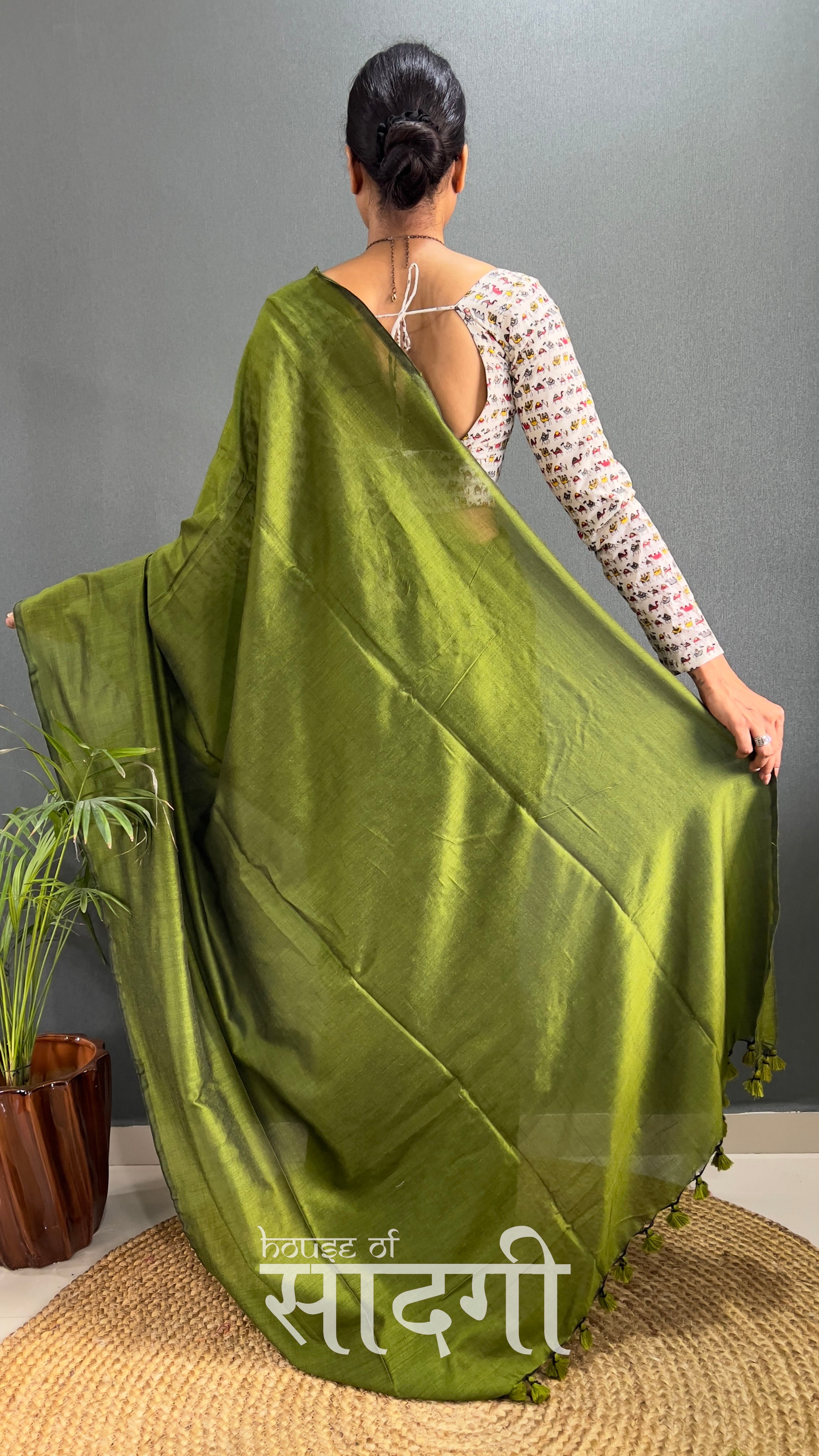 Mehndi Handloom Cotton Saree With Animal Printed Blouse