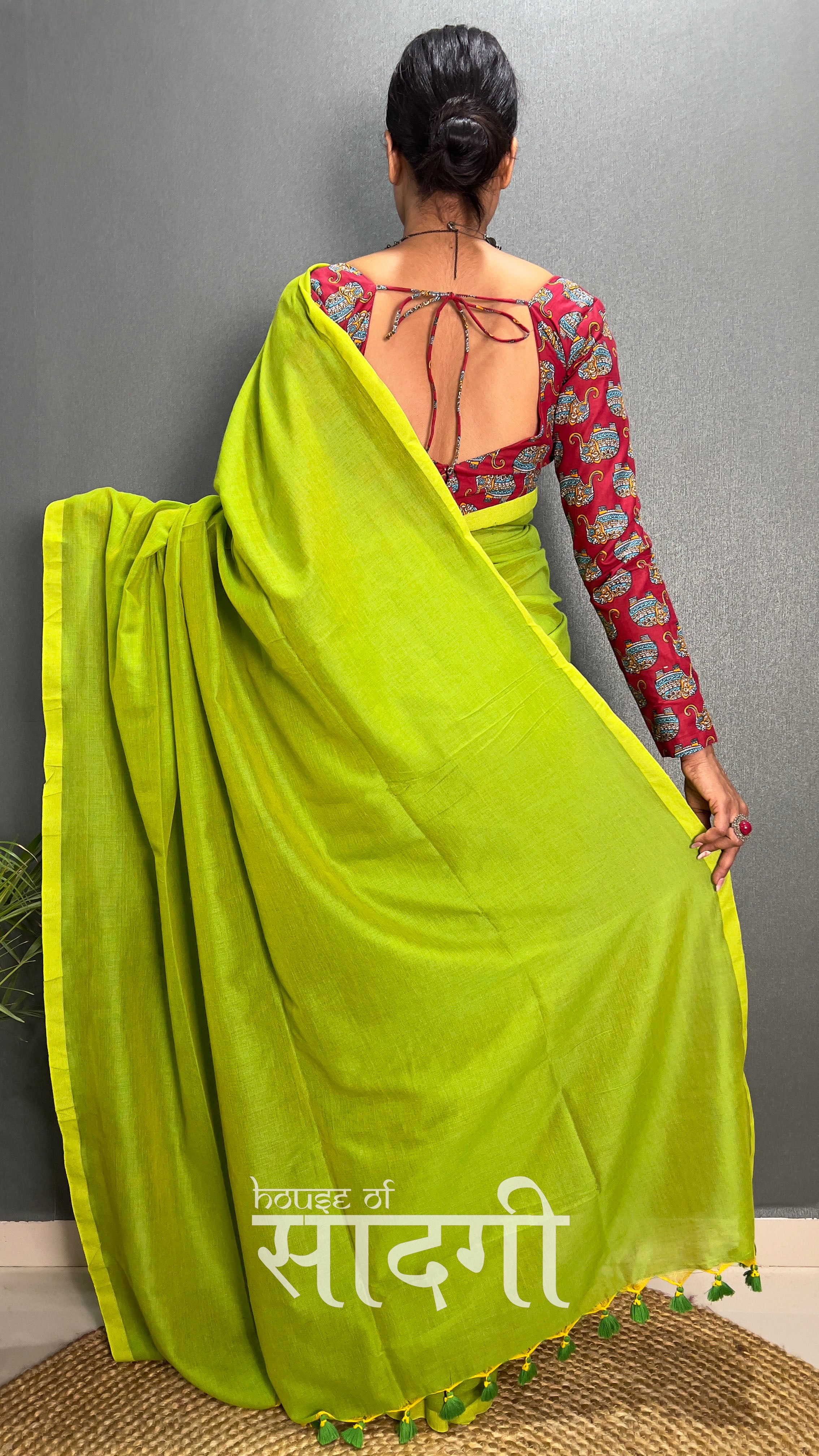 Perrot Handloom Cotton Saree With Animal Printed Blouse