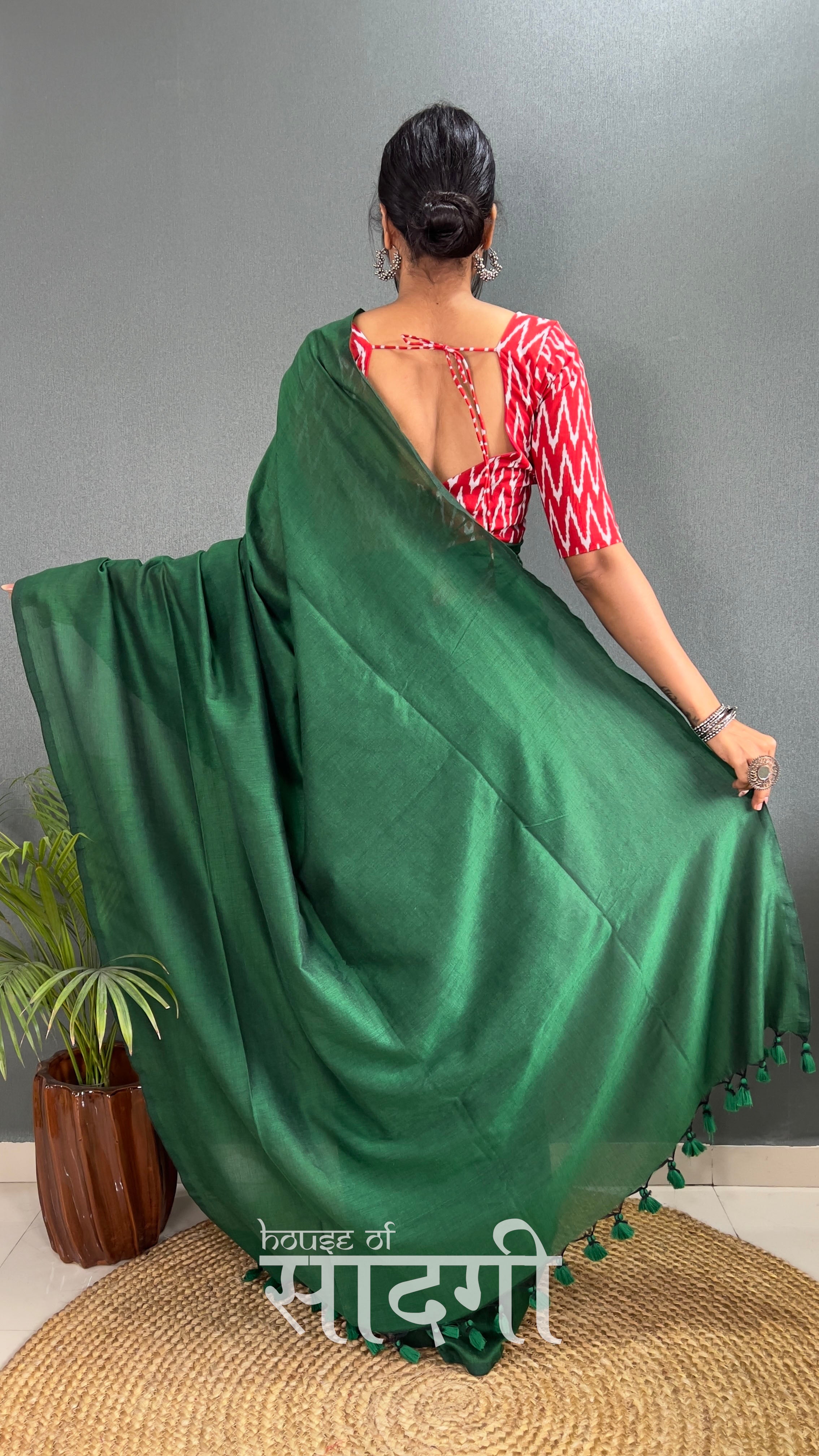 Green Handloom Cotton Saree With Zig Zag Printed Blouse