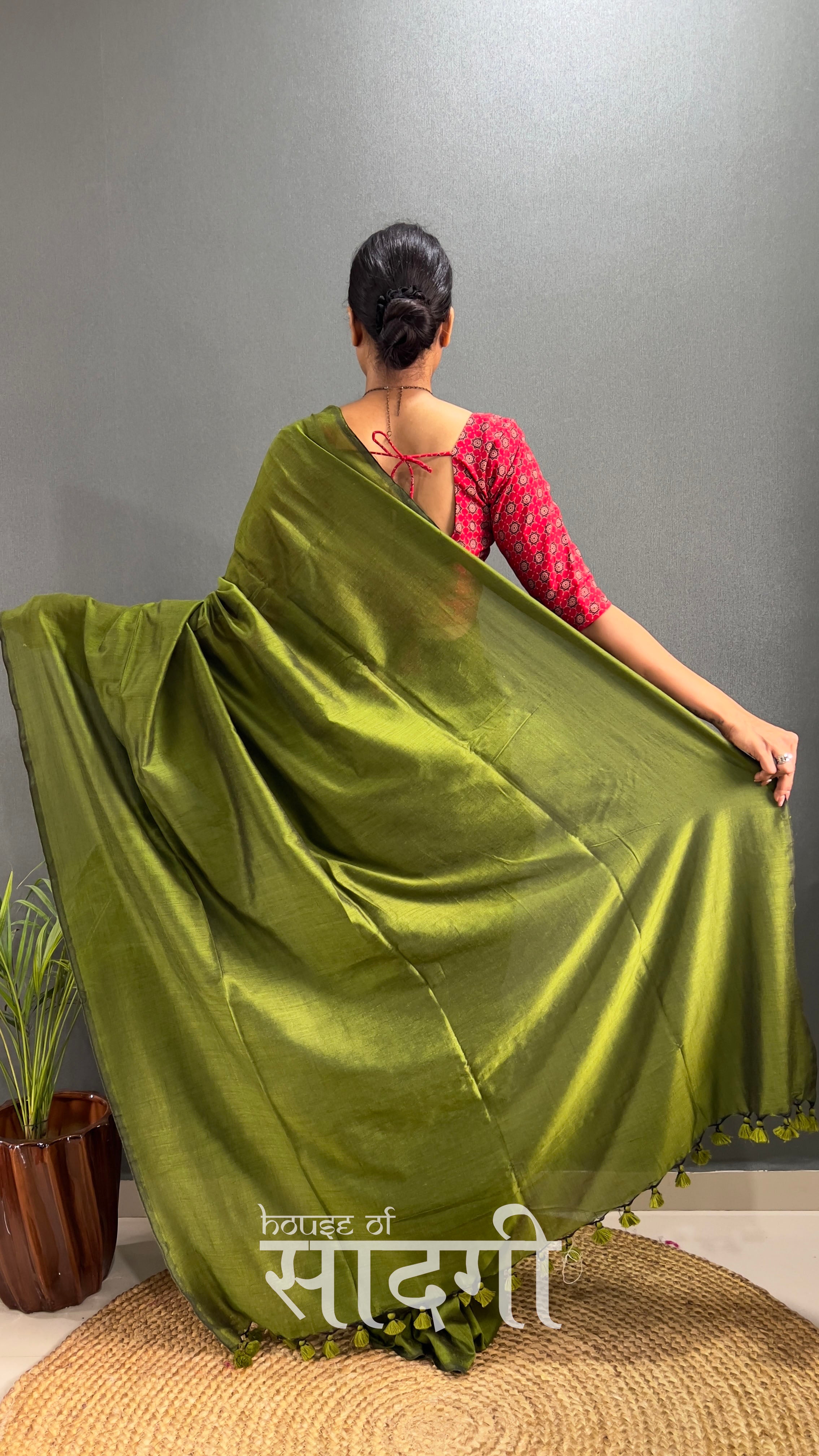 Mehndi Handloom Cotton Saree With Red Printed Blouse