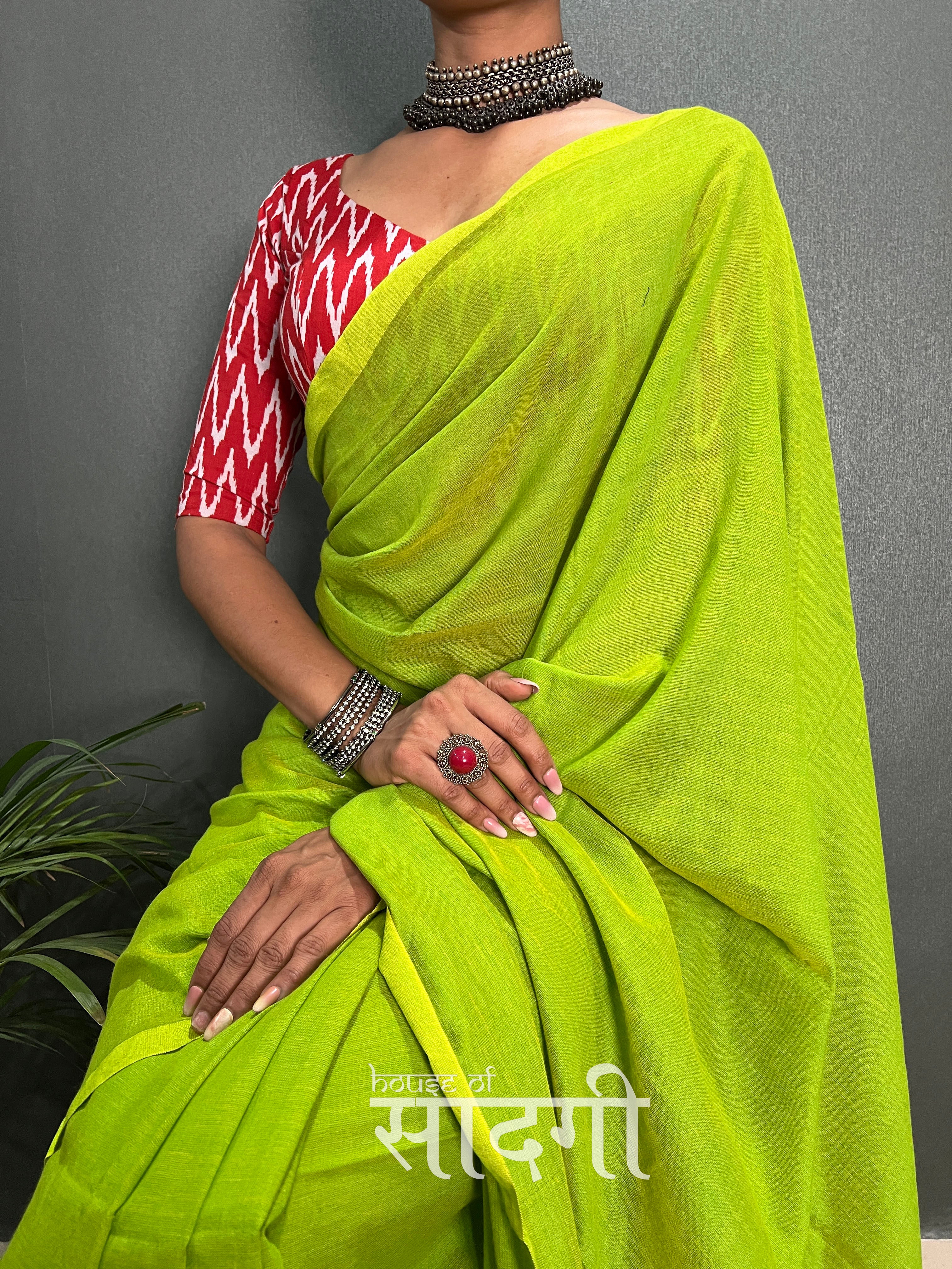 Perrot Handloom Cotton Saree With Zig Zag Printed Blouse