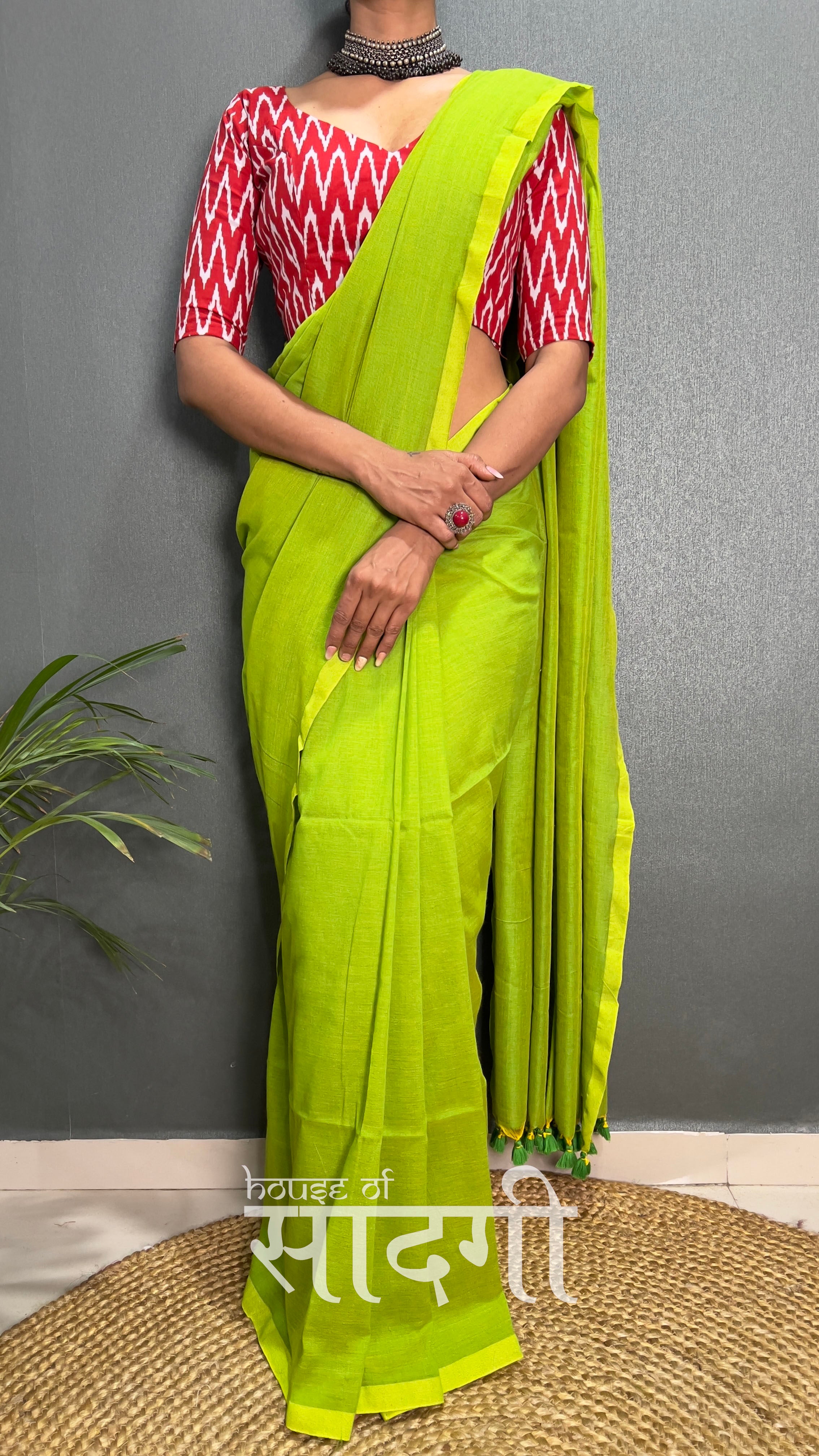 Perrot Handloom Cotton Saree With Zig Zag Printed Blouse