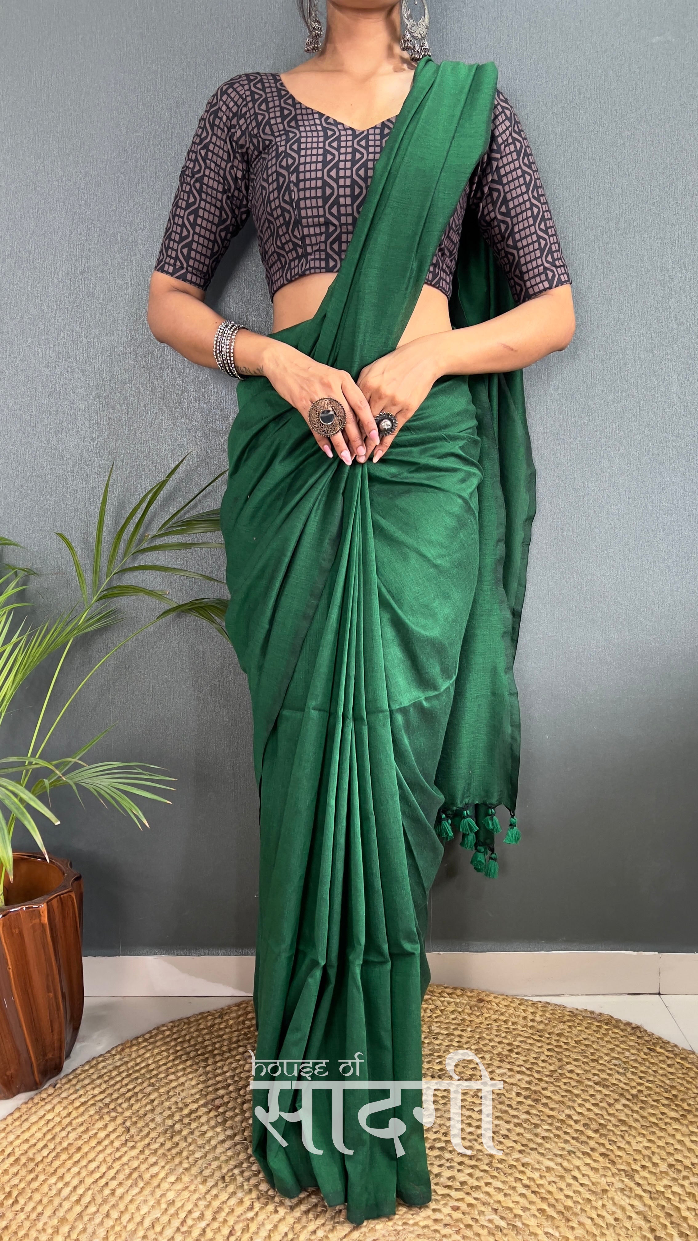 Green Handloom Cotton Saree With Black  Printed Blouse