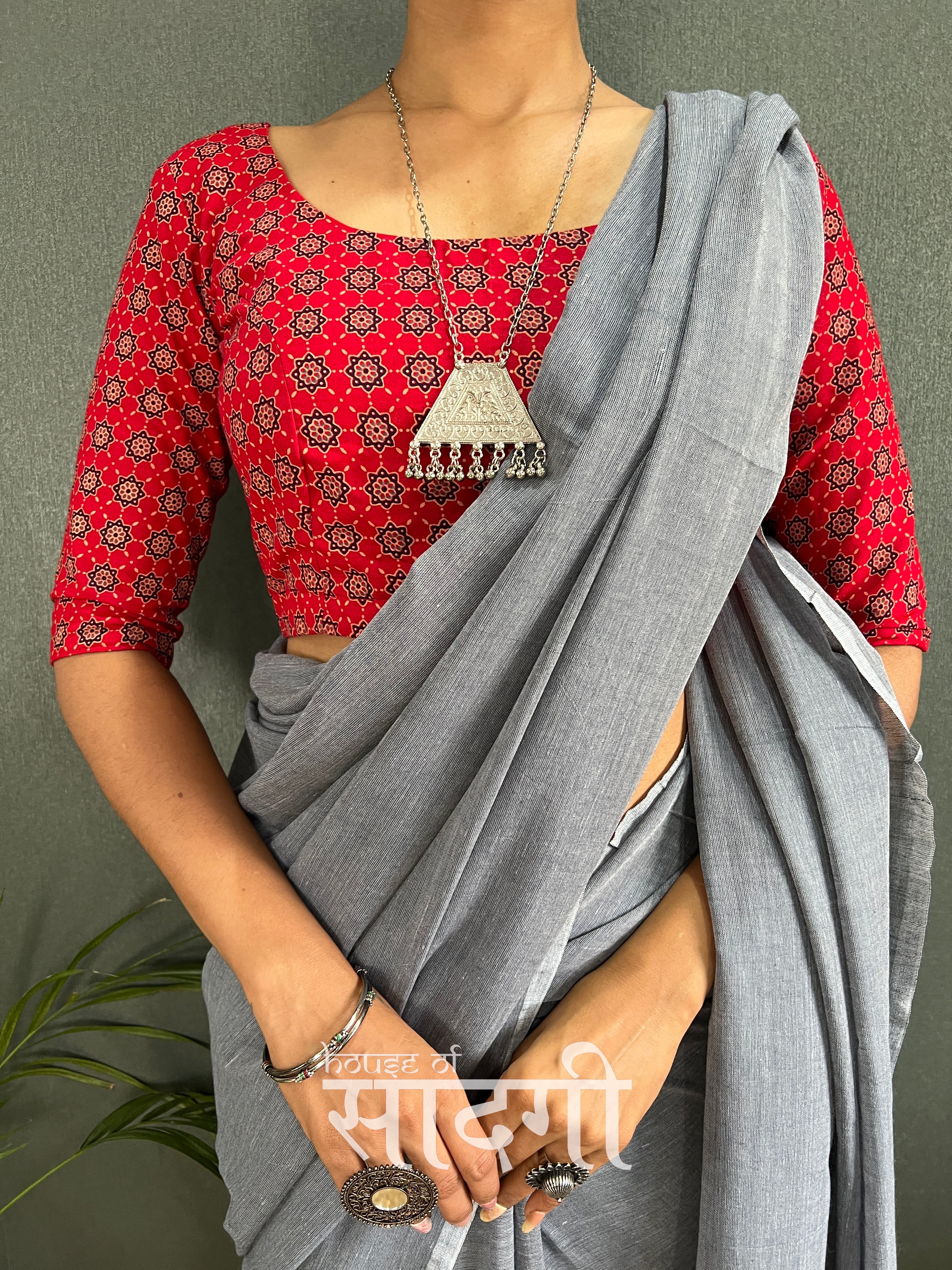 Grey Handloom Cotton Saree With Red Printed Blouse