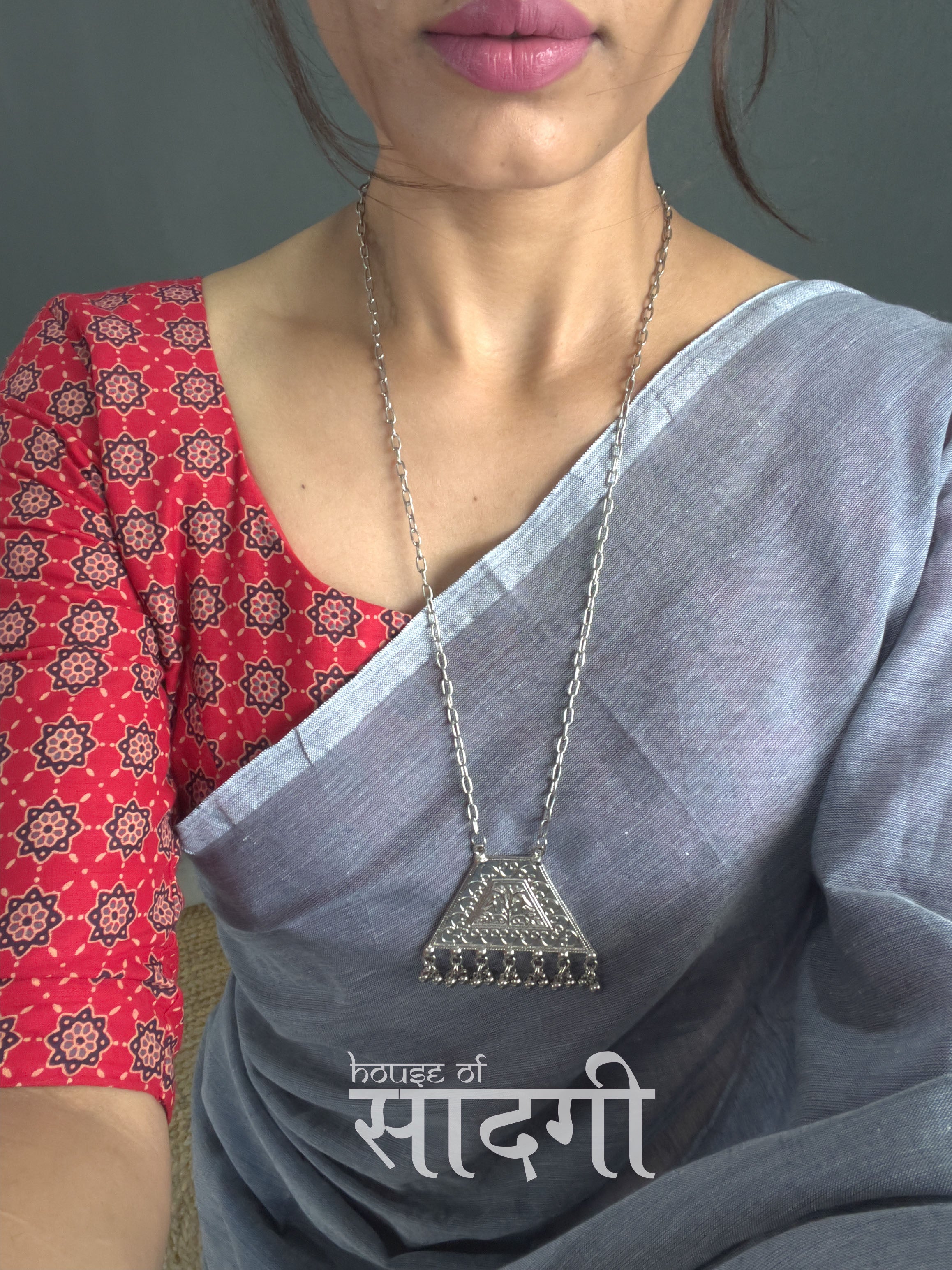 Grey Handloom Cotton Saree With Red Printed Blouse