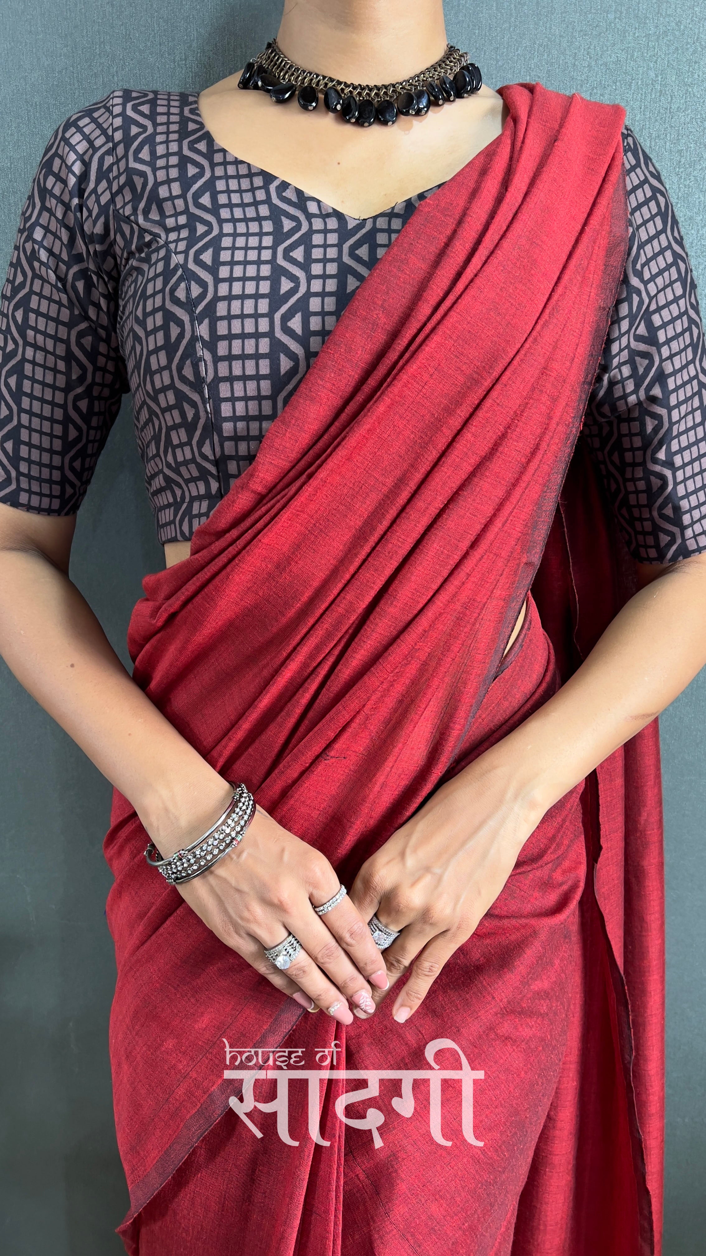 Light Maroon Handloom Cotton Saree With Black Printed Blouse