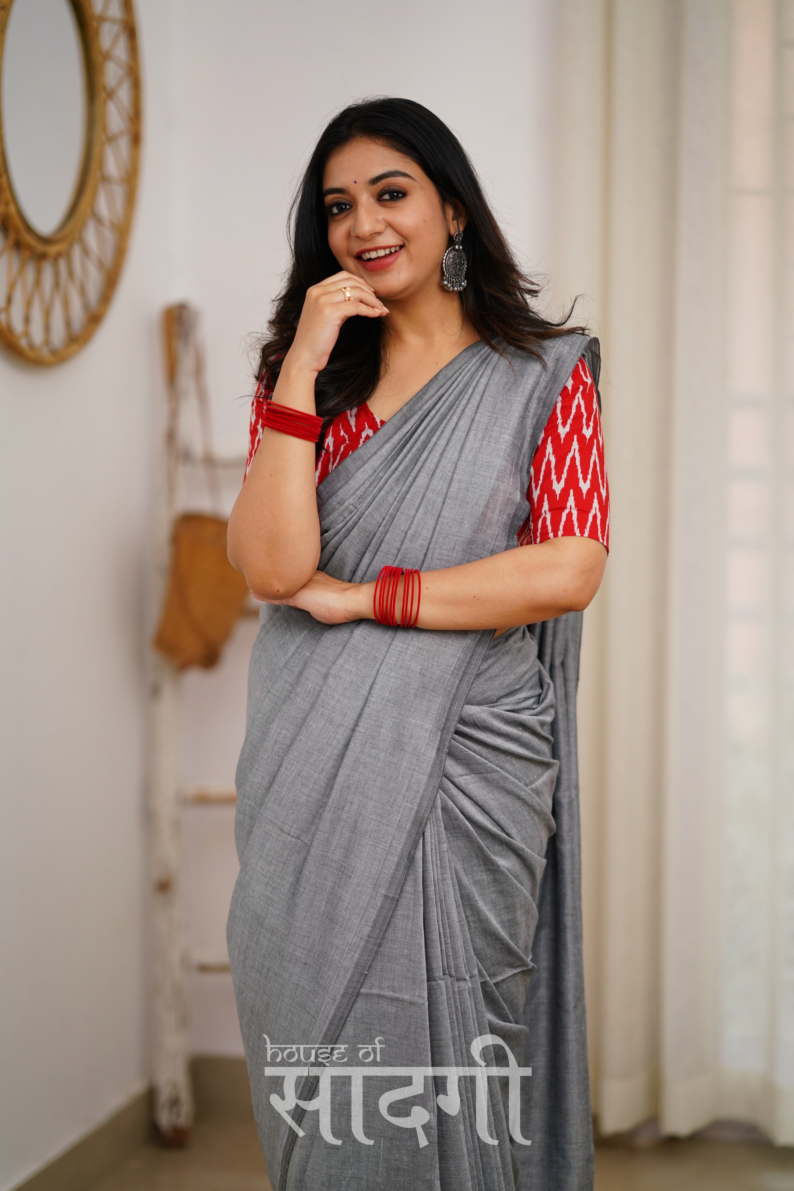 Light Grey Handloom Khadi Cotton Saree With Red Zig Zag Print Blouse