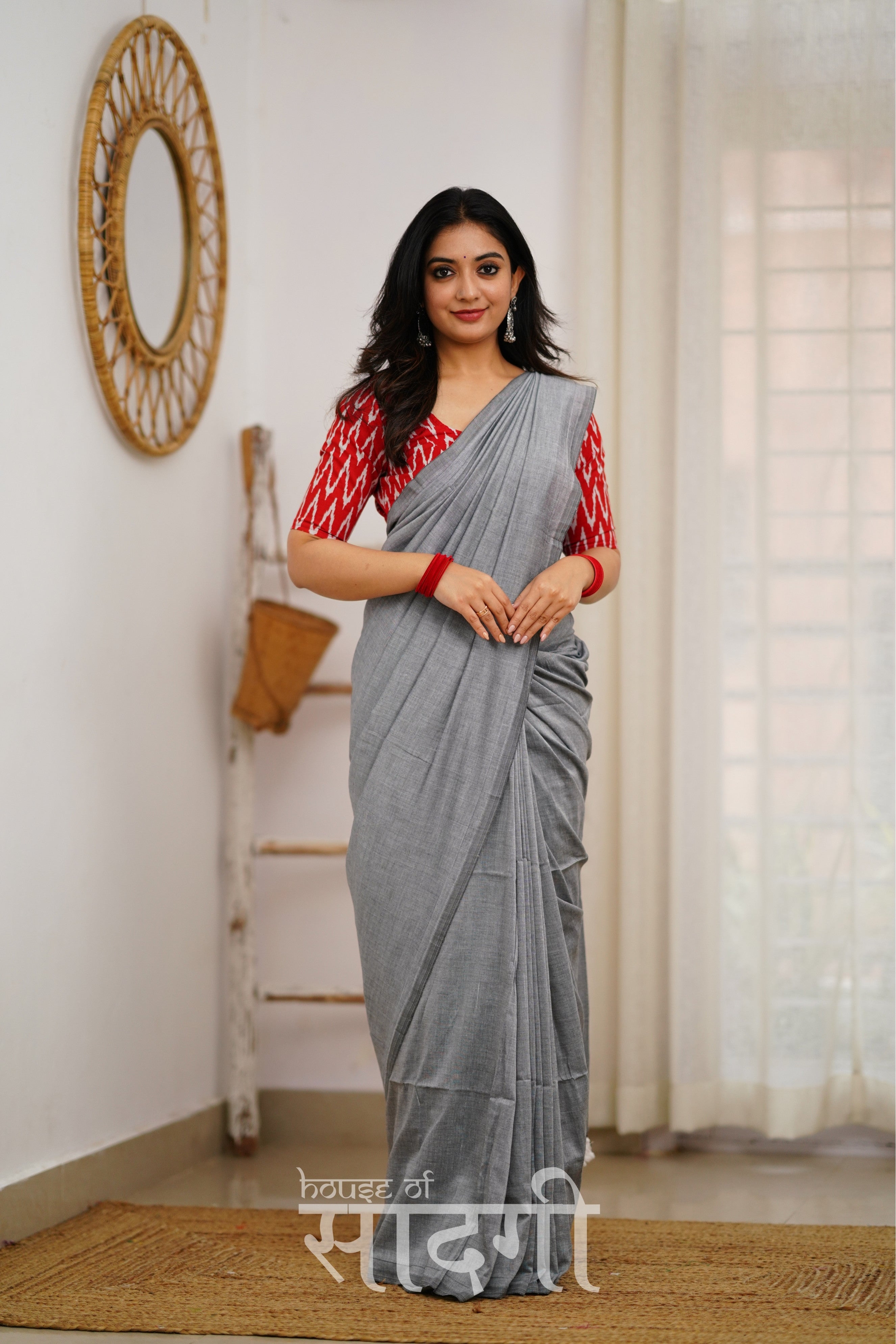 Light Grey Handloom Khadi Cotton Saree With Red Zig Zag Print Blouse