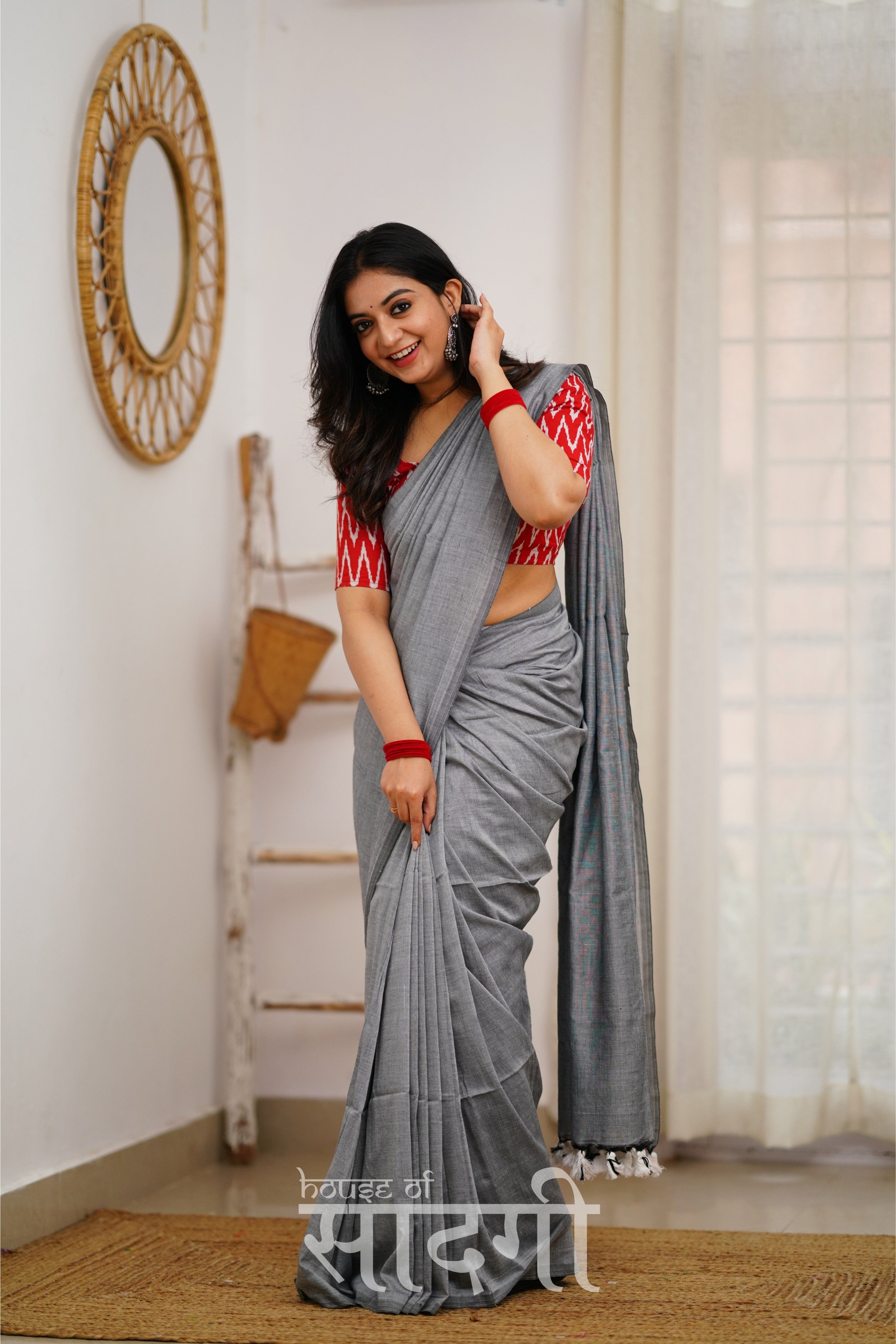 Light Grey Handloom Khadi Cotton Saree With Red Zig Zag Print Blouse