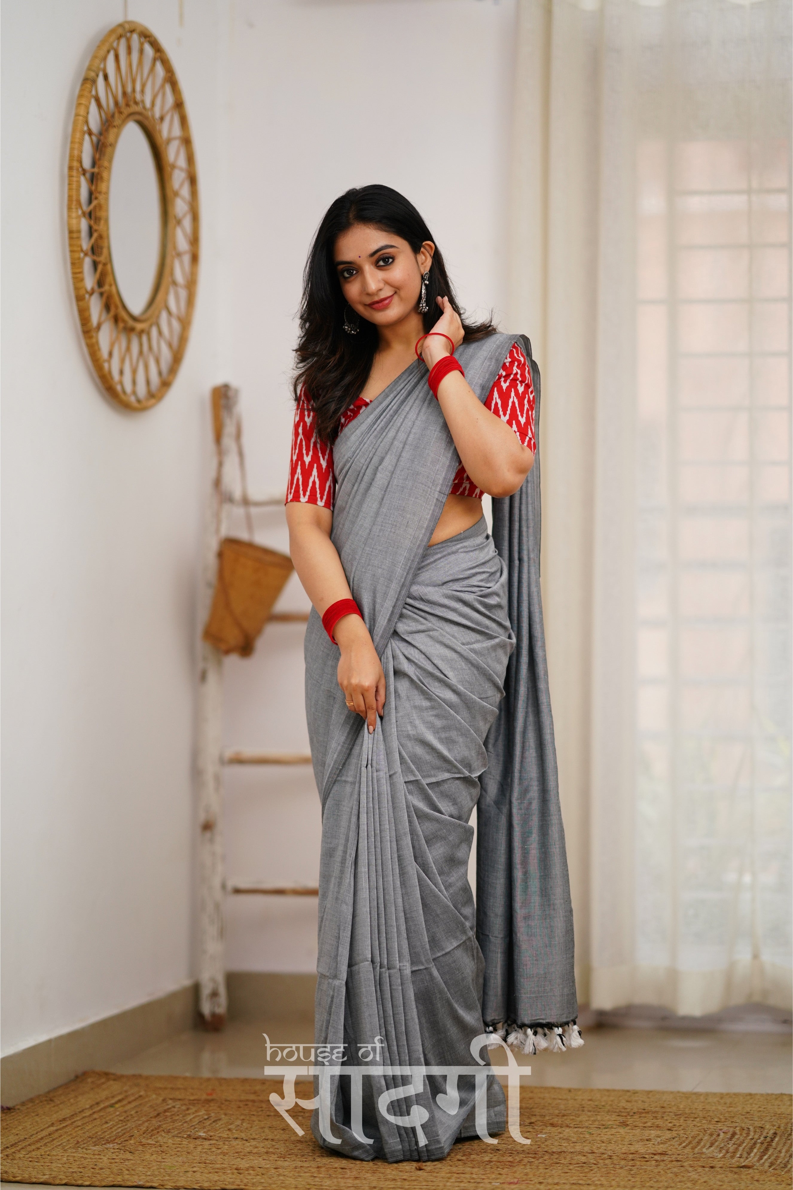 Light Grey Handloom Khadi Cotton Saree With Red Zig Zag Print Blouse