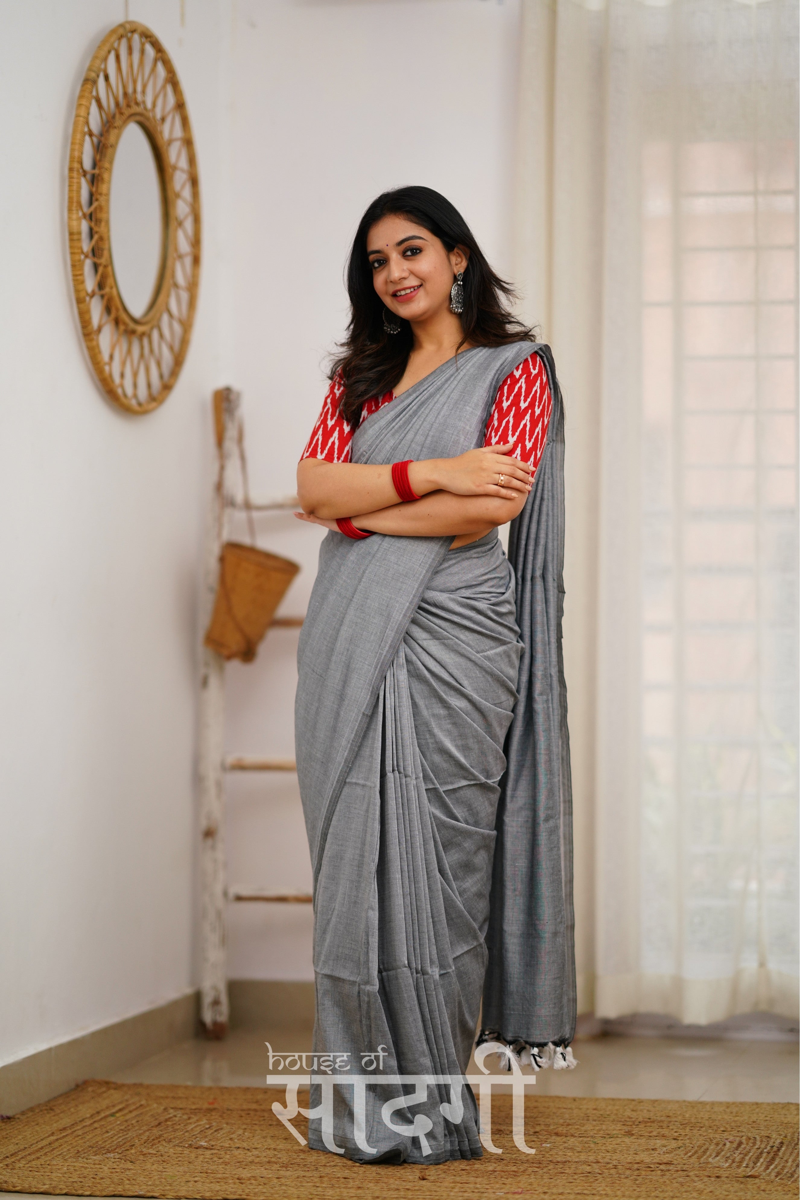 Light Grey Handloom Khadi Cotton Saree With Red Zig Zag Print Blouse