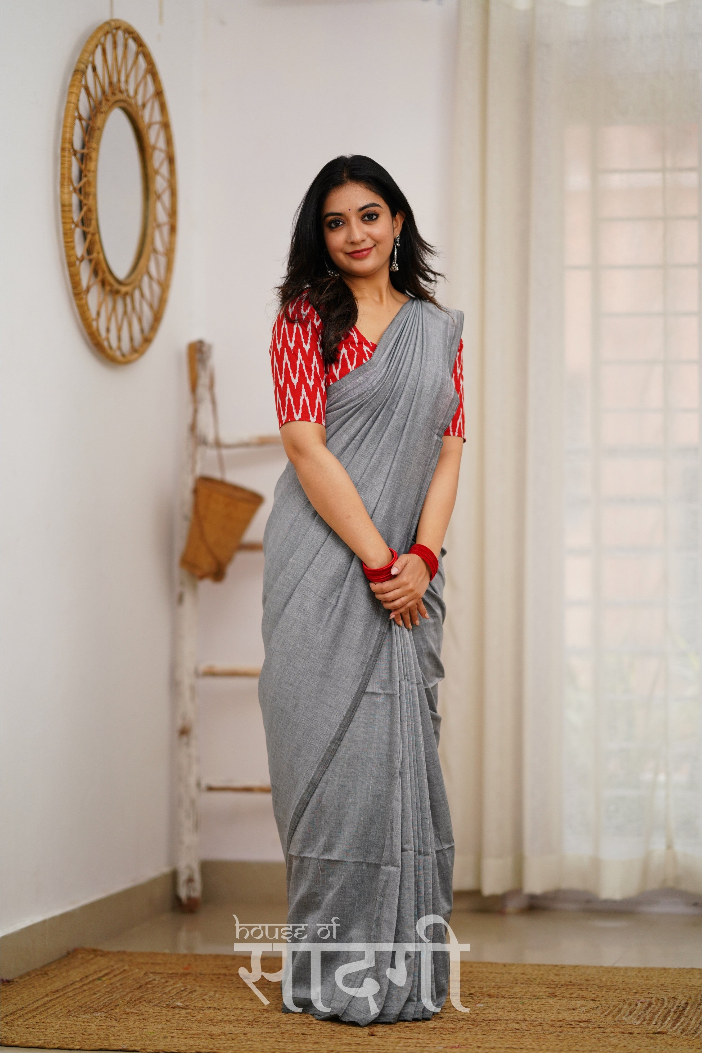 Light Grey Handloom Khadi Cotton Saree With Red Zig Zag Print Blouse