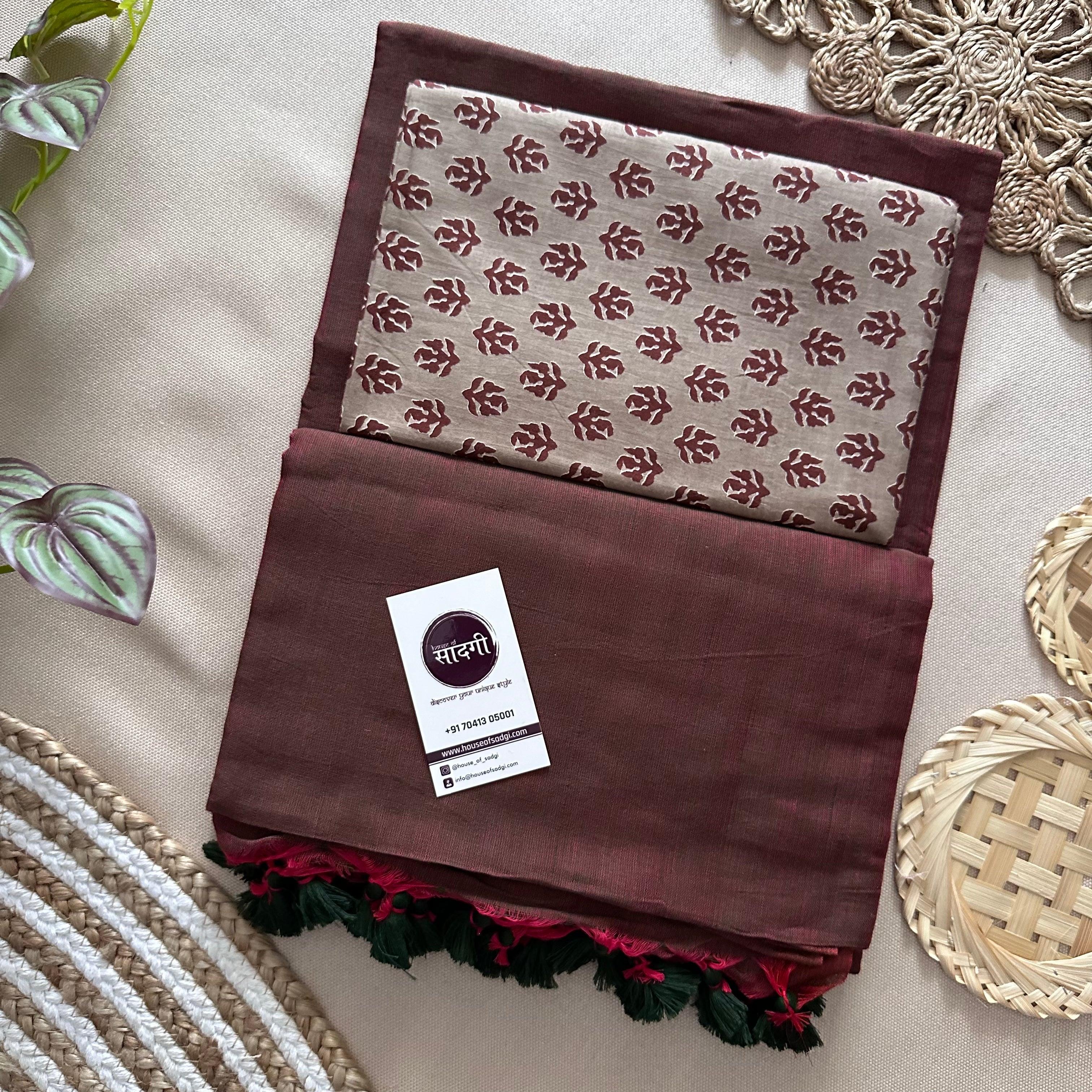 Brown Dual Tone Khadi Cotton Saree With Butti Printed Blouse - House Of Sadgi