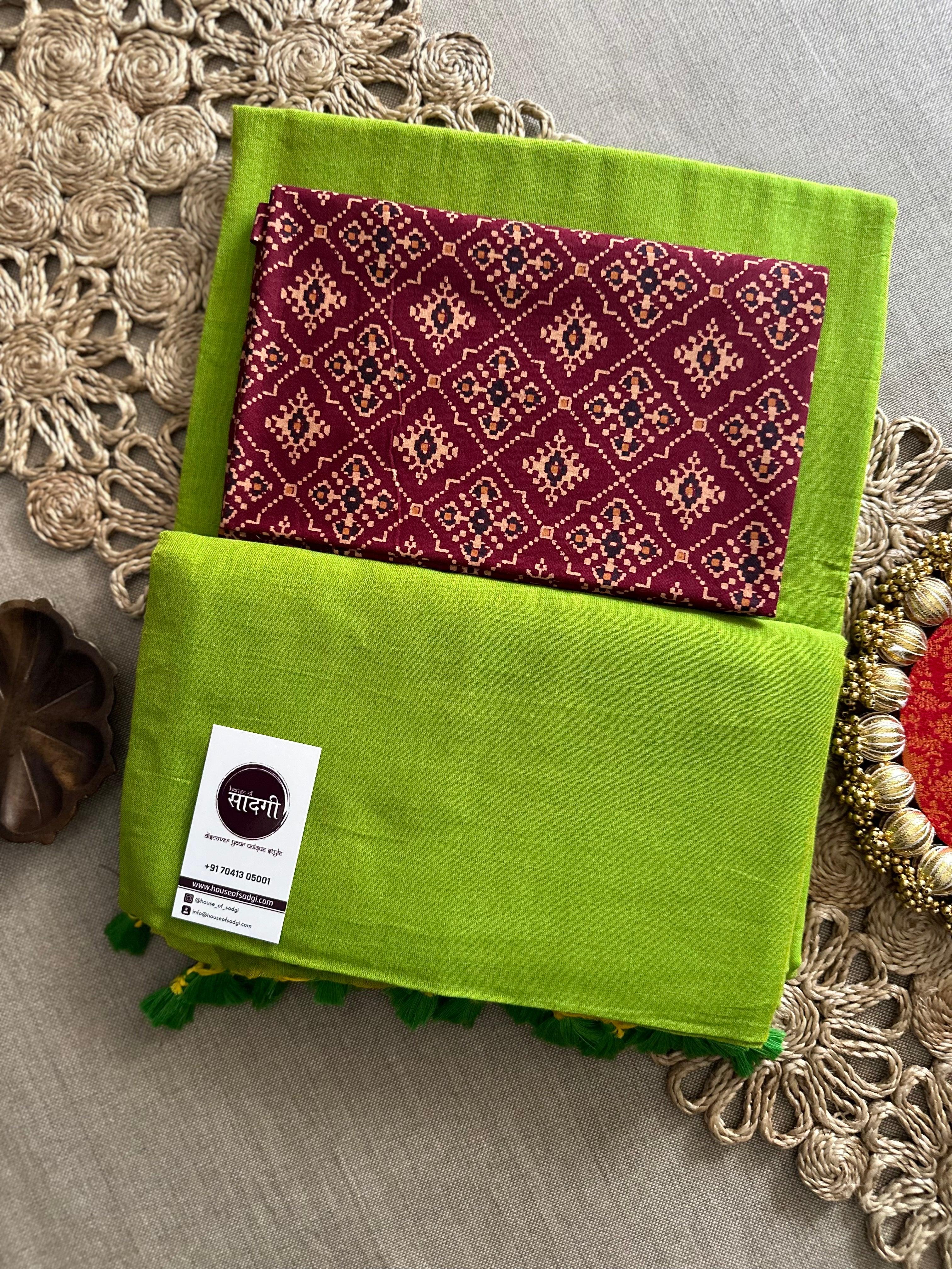 Perrot Green Handloom Khadi Cotton Saree With Maroon Geometric Print Blouse - House Of Sadgi