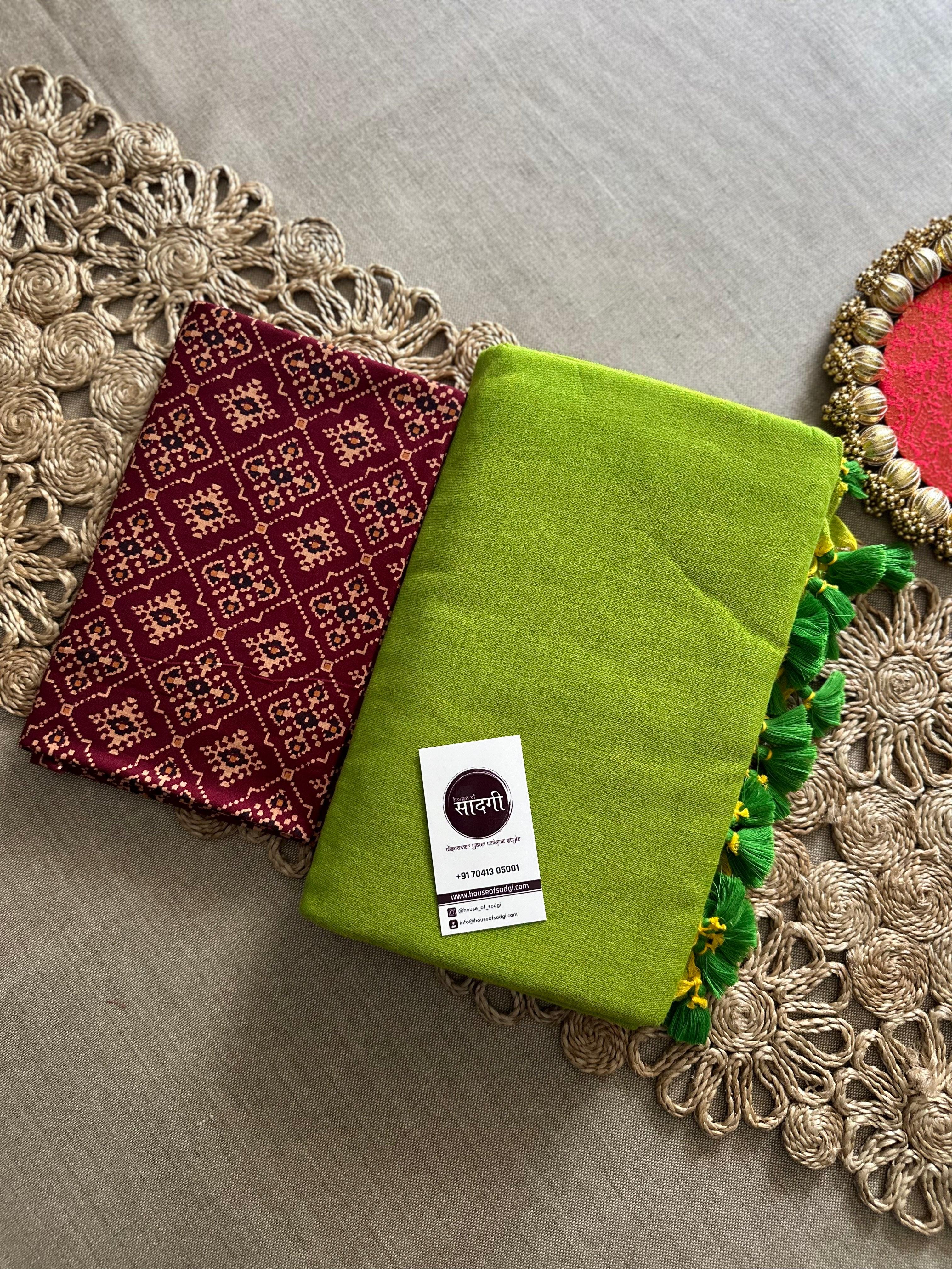 Perrot Green Handloom Khadi Cotton Saree With Maroon Geometric Print Blouse - House Of Sadgi