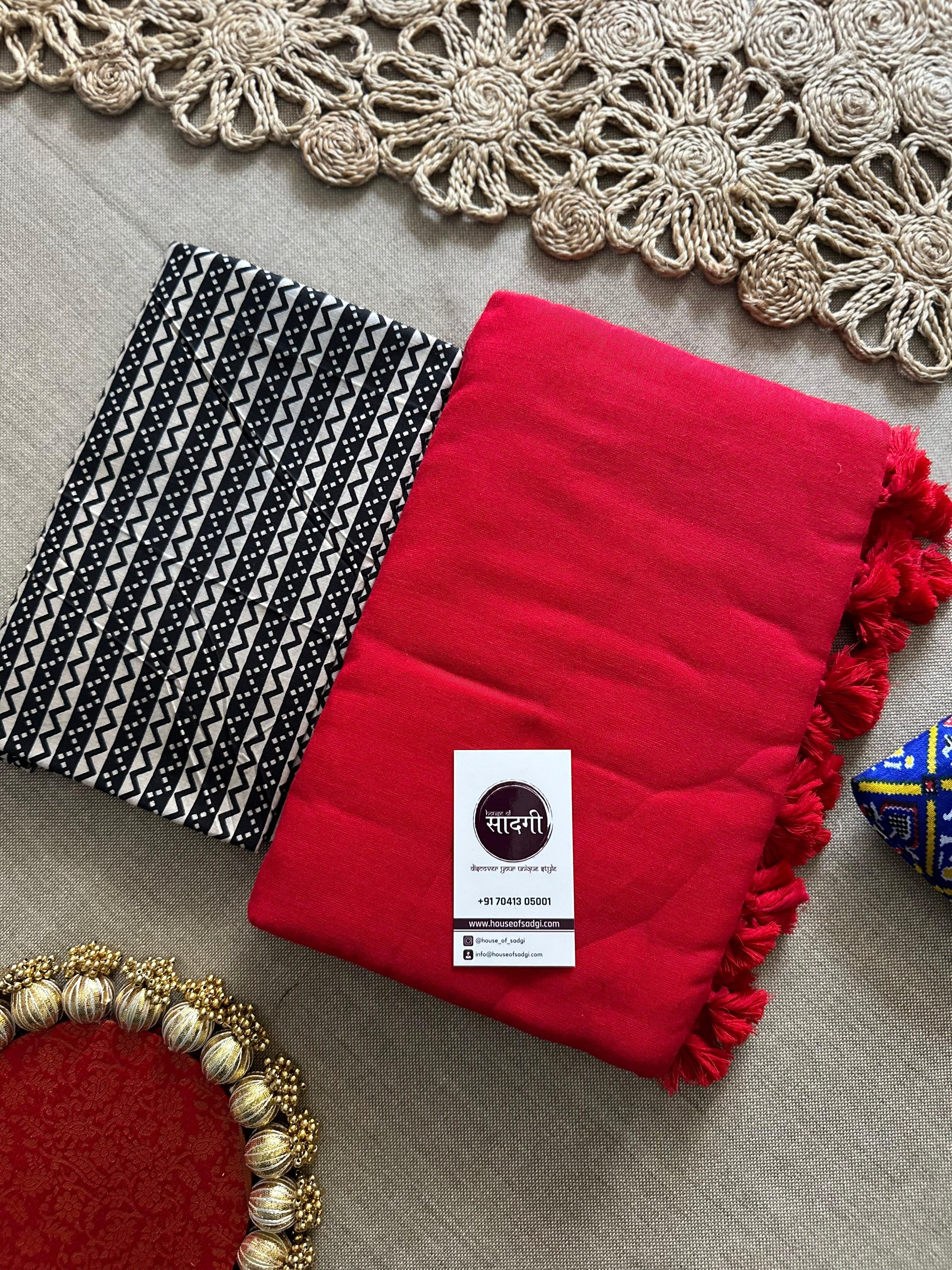 Red Handloom Khadi Cotton Saree With Lining Print Blouse - House Of Sadgi